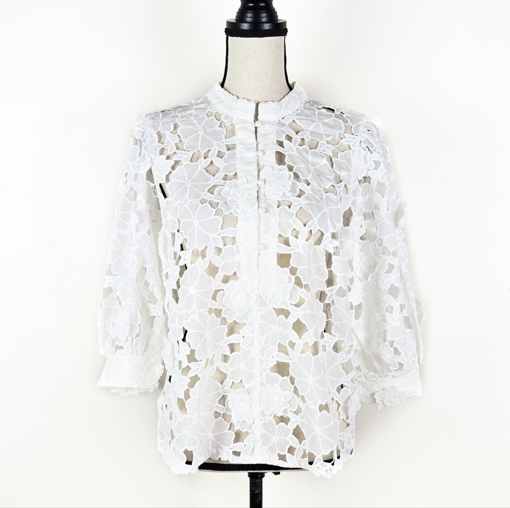🦋LAST🦋 NWT Storia White Floral Applique Lace Blouse, Size Medium